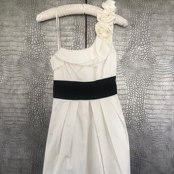 Tweeze Me Dresses & Skirts - Tweeze Me Juniors Ivory Ruffle Dress Size 3
